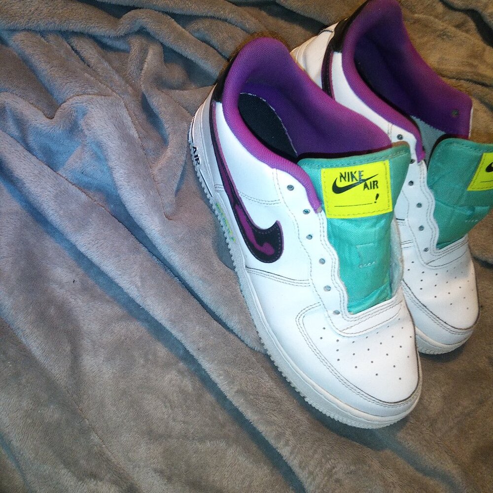 Nike shoes for women used/like new good condition .